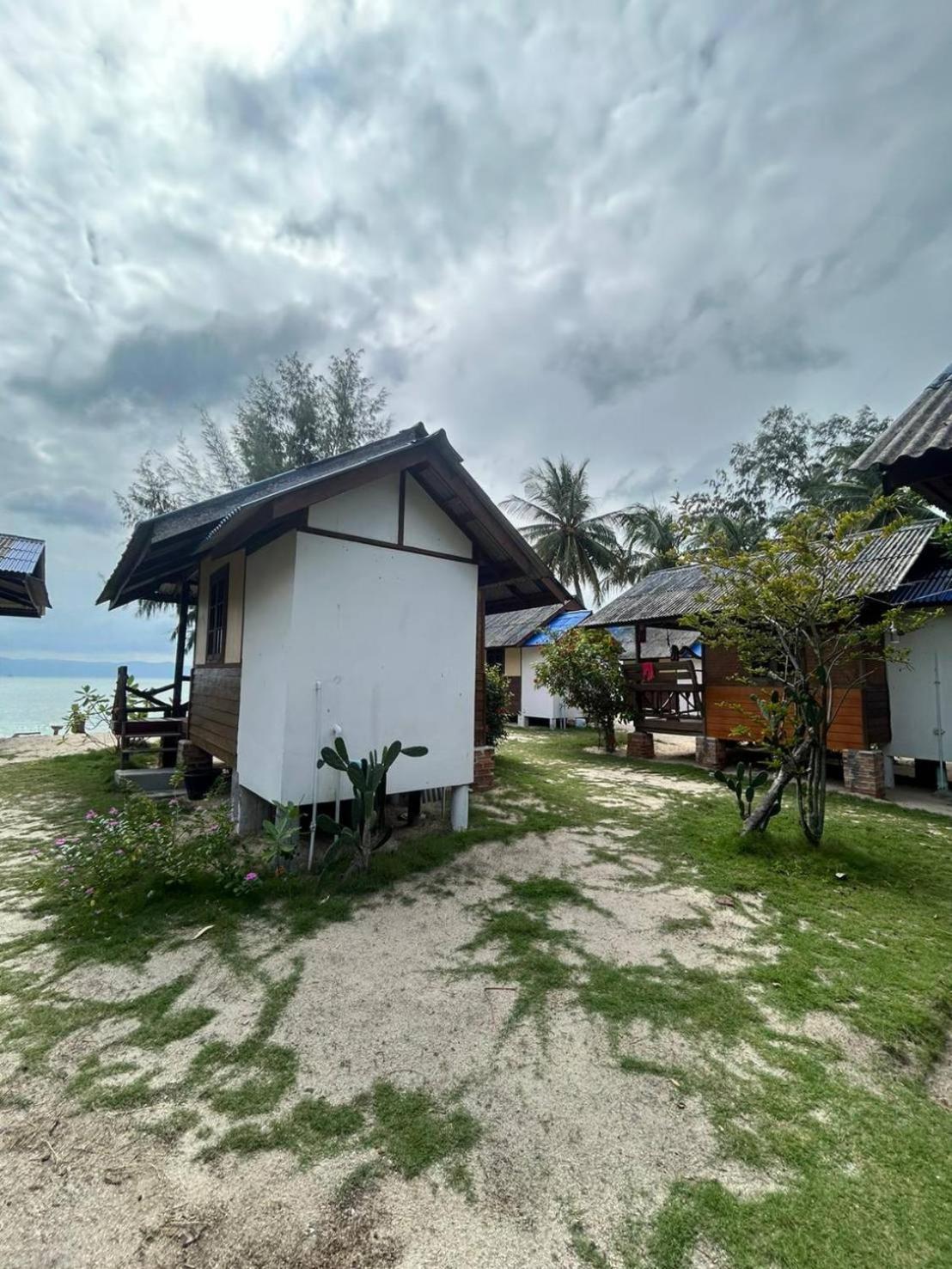 Hotel Pinks Bungalow Baan Tai Exterior foto